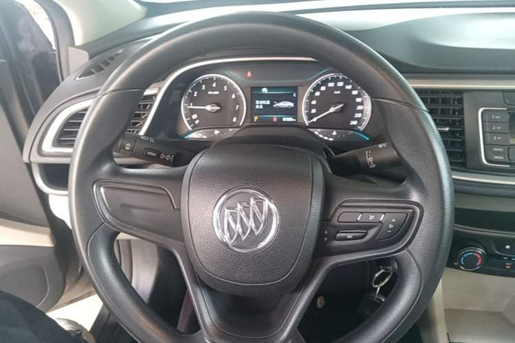 Used Buick GT 2016 15N Automatic Elite Edition Steering Wheel