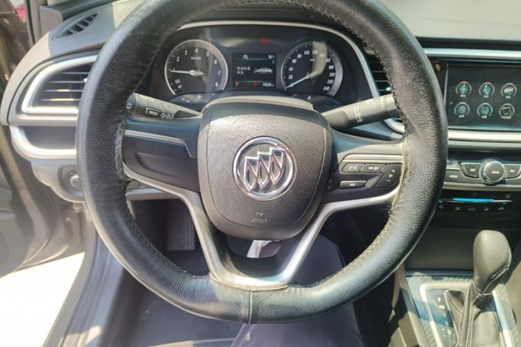 Used Buick GT 2016 15N Automatic Luxury Edition Steering Wheel