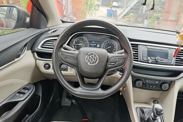 Used Buick GT 2016 15N Manual Elite Edition Steering Wheel