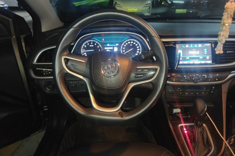 Used Buick GT 2016 15N Automatic Luxury Edition Steering Wheel