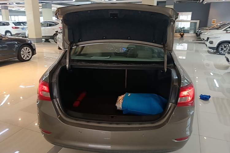 Used Buick GT 2016 15N Automatic Elite Edition Trunk