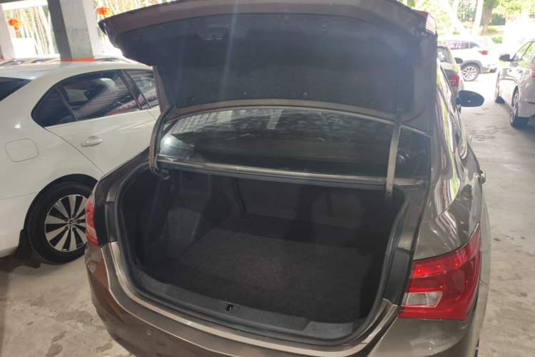 Used Buick GT 2016 15N Automatic Luxury Edition Trunk