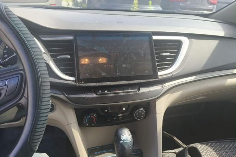 Used Buick GT 2016 15N Automatic Elite Edition Audio And AC Panel