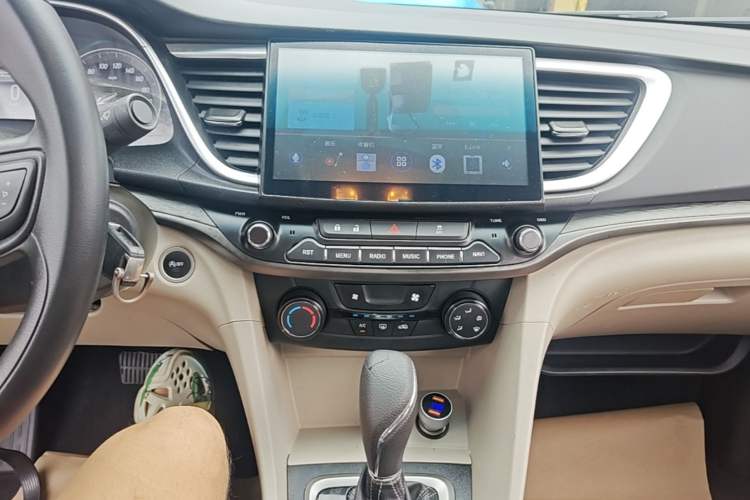 Used Buick GT 2016 15N Automatic Elite Edition Audio And AC Panel
