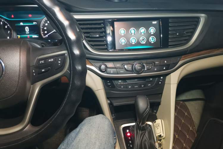 Used Buick GT 2016 15N Automatic Luxury Edition Audio And AC Panel