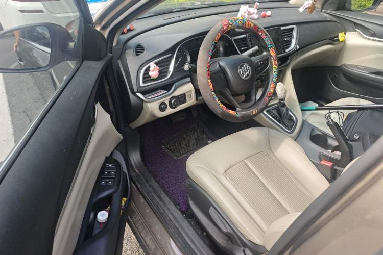 Used Buick GT 2016 15N Automatic Elite Edition Driver Seat