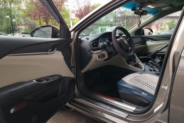 Used Buick GT 2016 15N Automatic Elite Edition Driver Seat