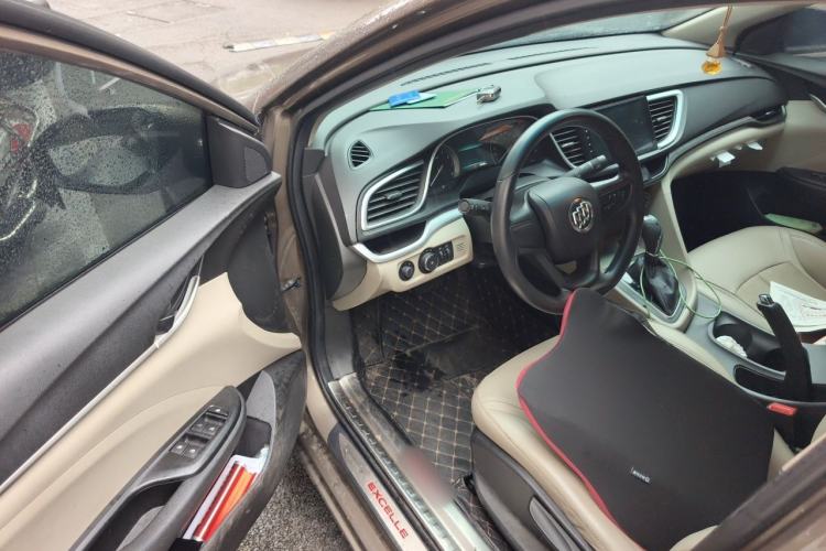 Used Buick GT 2016 15N Automatic Elite Edition Driver Seat