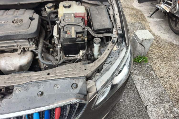 Used Buick GT 2016 15N Automatic Elite Edition Engine Bay Left