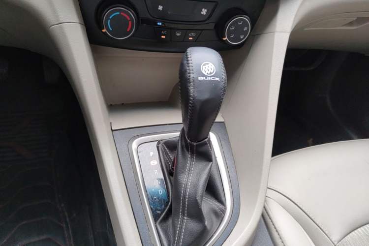 Used Buick GT 2016 15N Automatic Elite Edition Gear Lever