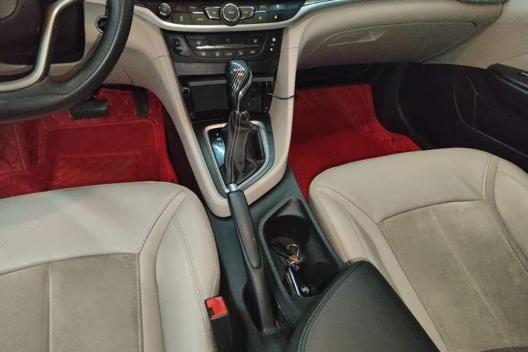 Used Buick GT 2016 15N Automatic Luxury Edition Gear Lever