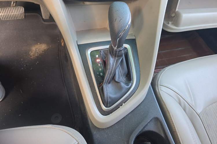 Used Buick GT 2016 15N Automatic Elite Edition Gear Lever