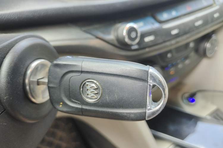Used Buick GT 2016 15N Manual Entry-Level Trim Interior 1
