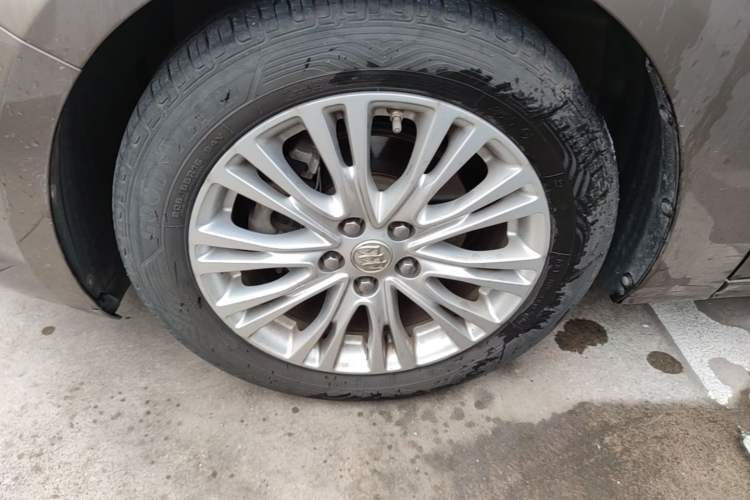 Used Buick GT 2016 15N Automatic Elite Edition Left Front Wheel Hub
