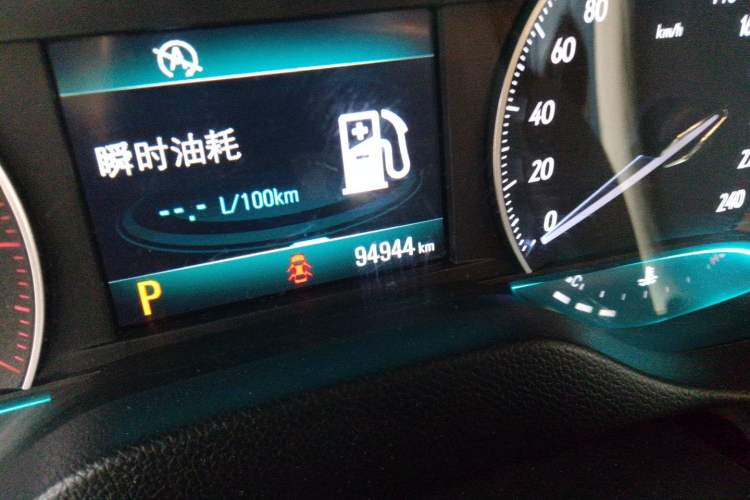 Used Buick GT 2016 15N Automatic Elite Edition Odometer Close Up