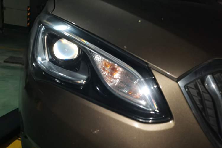 Used Buick GT 2016 15N Automatic Luxury Edition Right Front Headlight