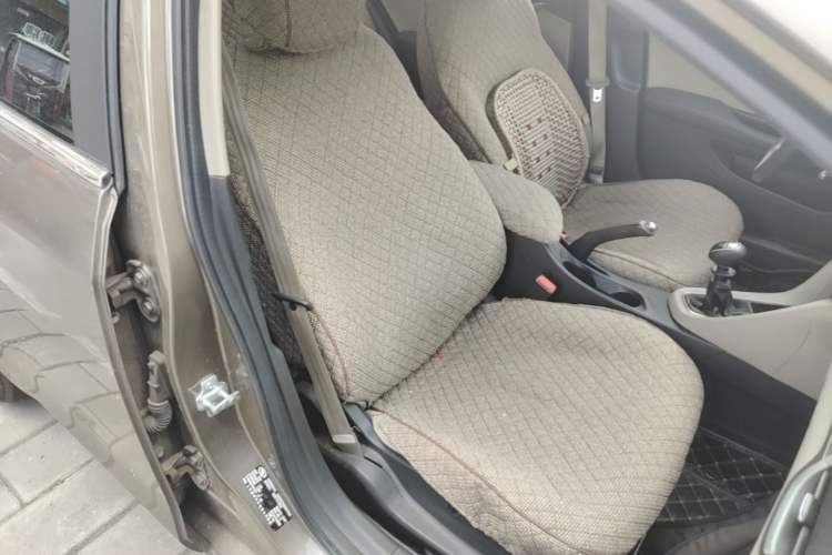 Used Buick GT 2016 15N Manual Entry-Level Trim Right Front Seat
