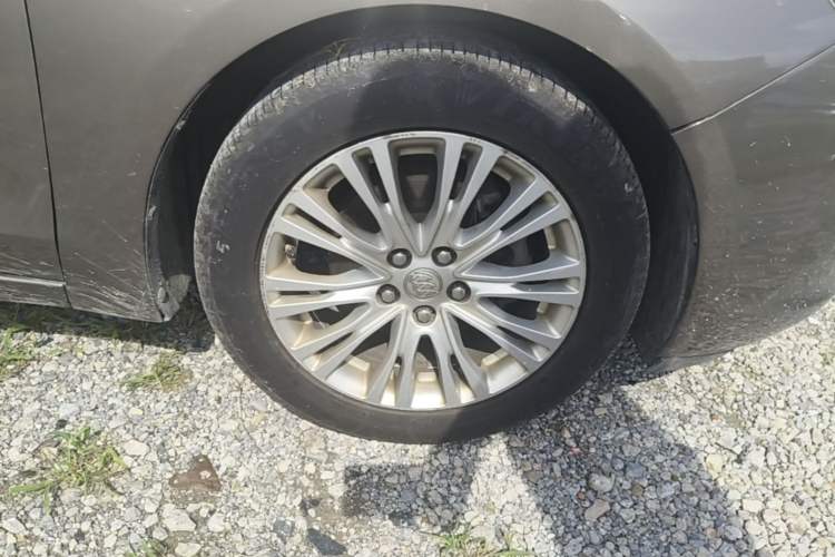 Used Buick GT 2016 15N Automatic Elite Edition Right Front Wheel Hub