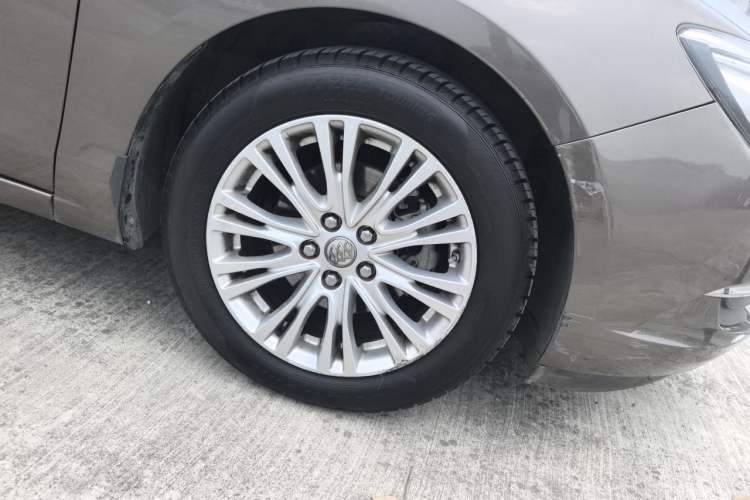 Used Buick GT 2016 15N Automatic Elite Edition Right Front Wheel Hub
