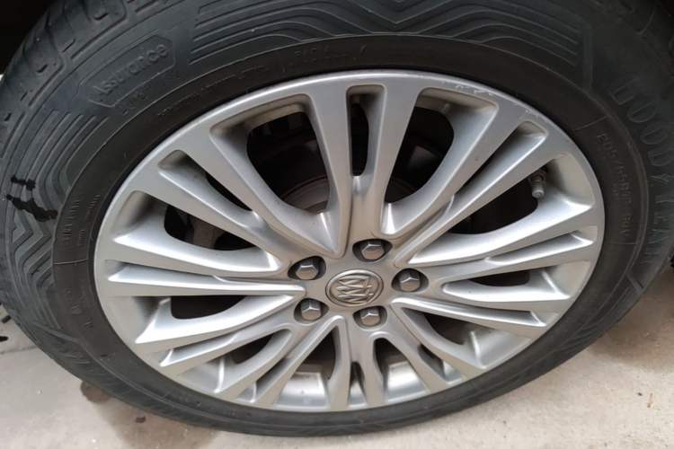 Used Buick GT 2016 15N Automatic Elite Edition Right Rear Wheel Hub
