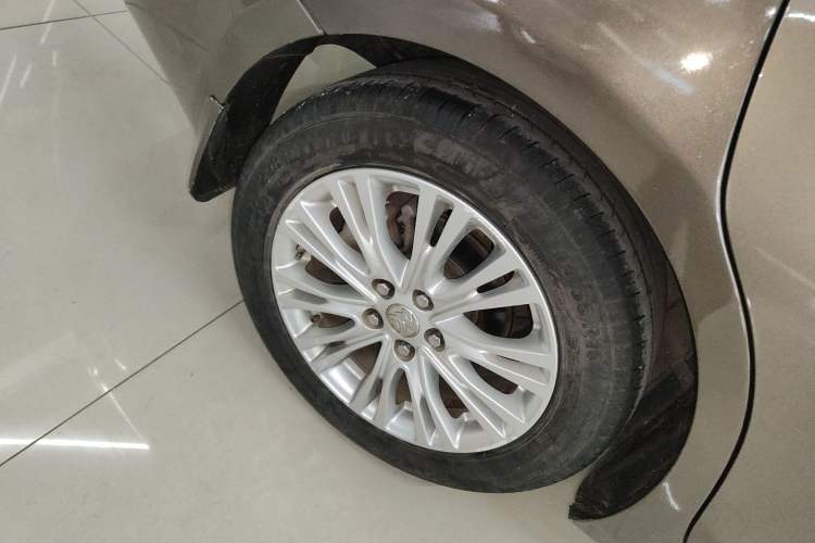 Used Buick GT 2016 15N Automatic Luxury Edition Right Rear Wheel Hub