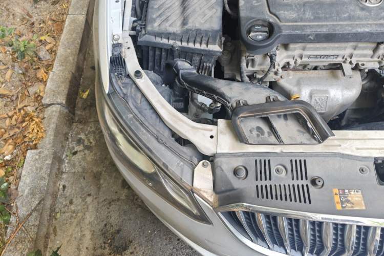 Used Buick GT 2016 15N Automatic Luxury Edition Engine Bay Right
