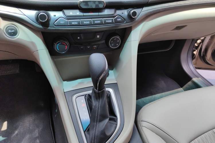 Used Buick GT 2016 18T Dual-Clutch Elite Model Audio And AC Panel