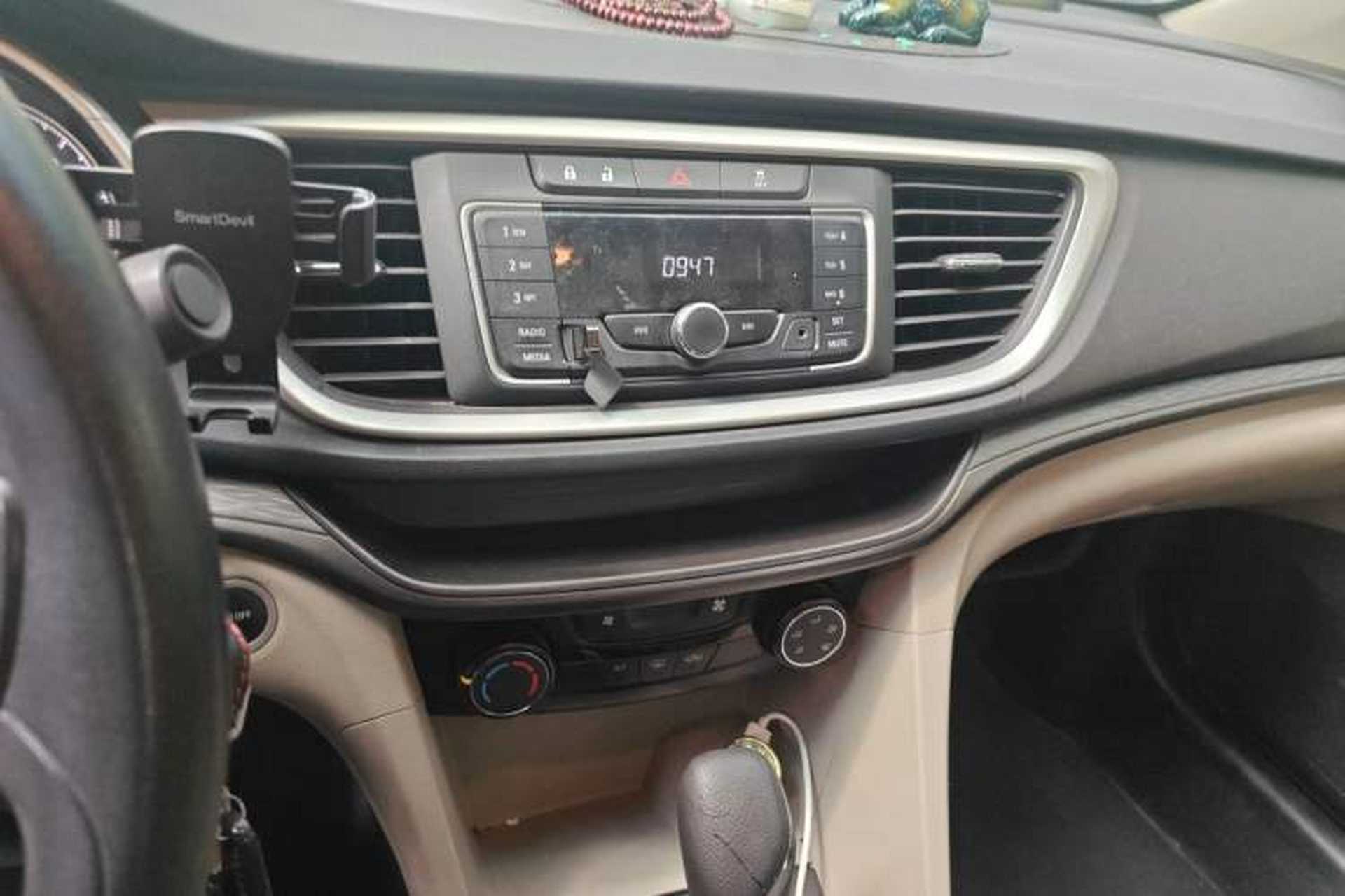 Used Buick GT 2016 15N Automatic Elite Edition Audio And AC Panel