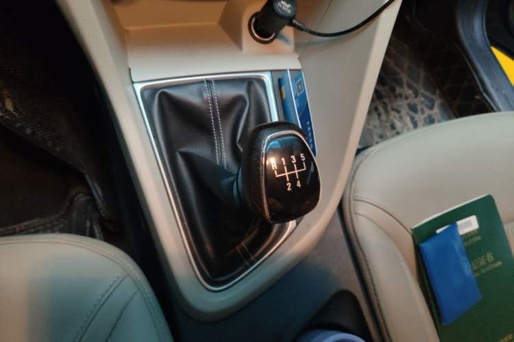 Used Buick GT 2016 15N Manual Elite Edition Gear Lever