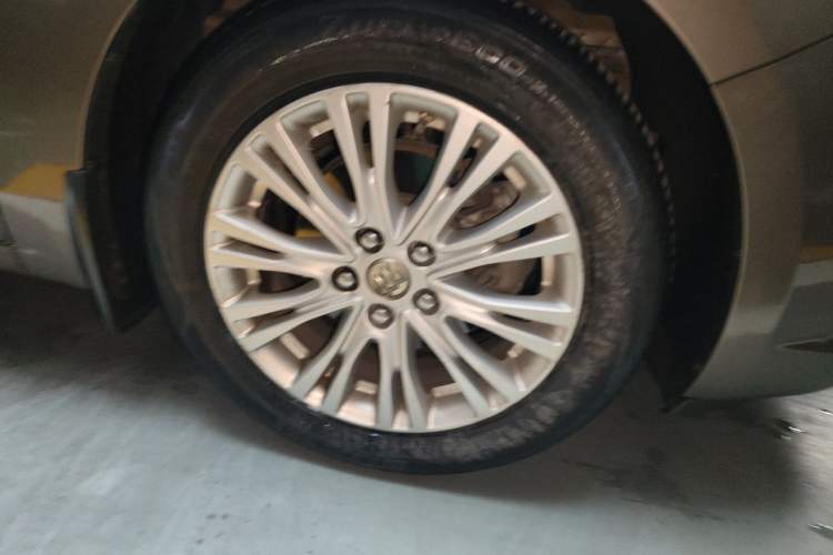 Used Buick GT 2016 15N Manual Elite Edition Right Front Wheel Hub