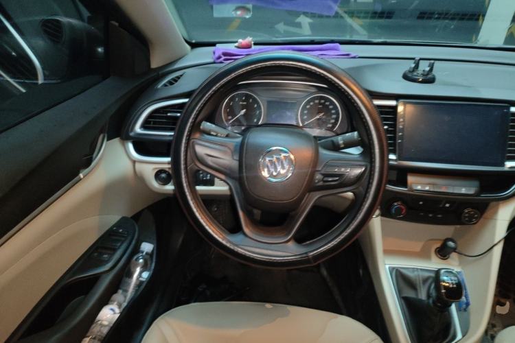 Used Buick GT 2016 15N Manual Elite Edition Steering Wheel