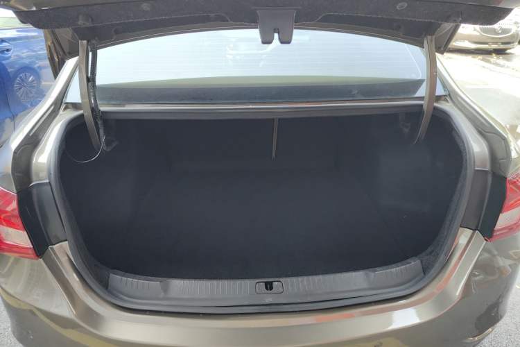 Used Buick GT 2016 18T Dual-Clutch Elite Model Trunk