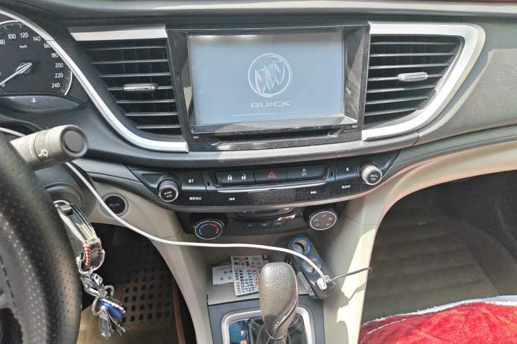 Used Buick GT 2016 15N Automatic Elite Edition Audio And AC Panel