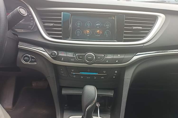 Used Buick GT 2016 15N Automatic Luxury Edition Audio And AC Panel