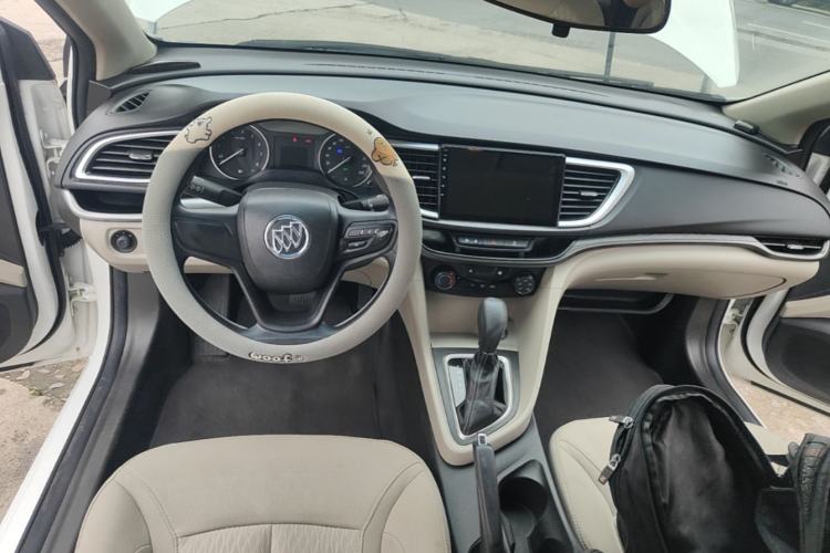 Used Buick GT 2016 15N Automatic Entry-Level Trim Center Console
