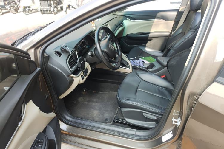 Used Buick GT 2016 15N Automatic Elite Edition Driver Seat
