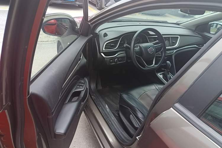 Used Buick GT 2016 15N Automatic Luxury Edition Driver Seat