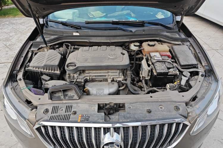 Used Buick GT 2016 15N Manual Elite Edition Engine Bay