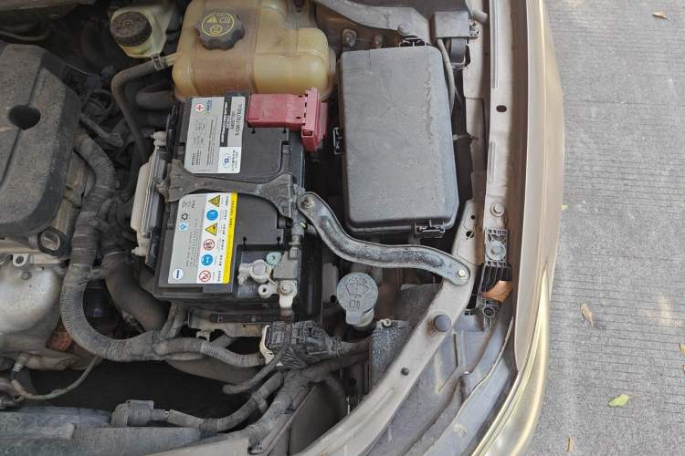 Used Buick GT 2016 15N Manual Elite Edition Engine Bay Left