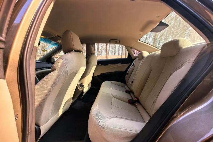 Used Buick GT 2016 15N Automatic Entry-Level Trim Interior 4
