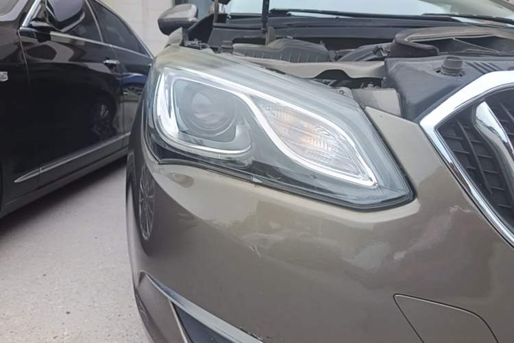 Used Buick GT 2016 15N Automatic Luxury Edition Right Front Headlight