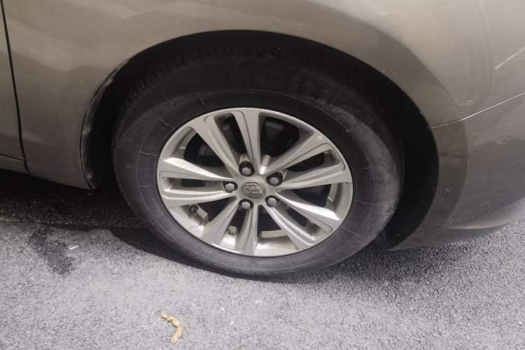 Used Buick GT 2016 15N Automatic Entry-Level Trim Right Front Wheel Hub