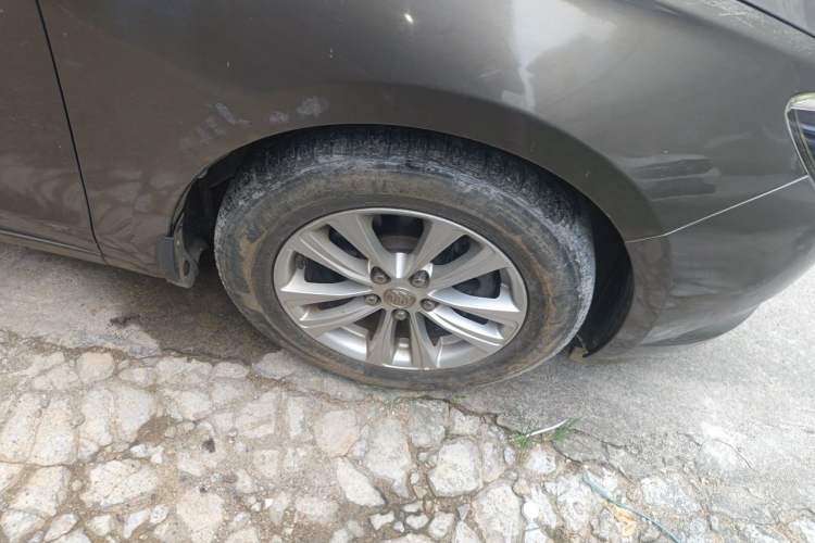 Used Buick GT 2016 15N Automatic Entry-Level Trim Right Front Wheel Hub