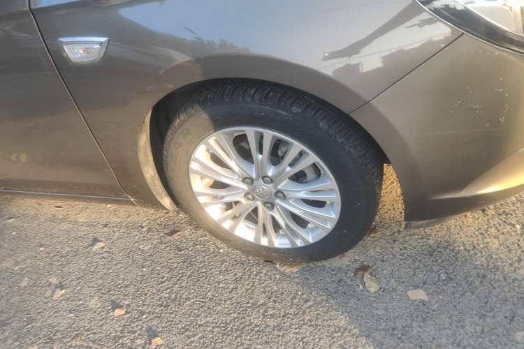 Used Buick GT 2016 15N Automatic Luxury Edition Right Front Wheel Hub
