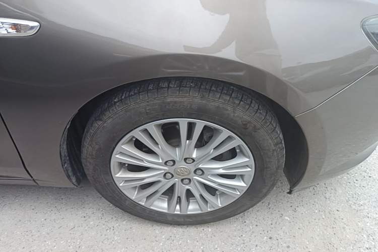 Used Buick GT 2016 15N Automatic Luxury Edition Right Front Wheel Hub
