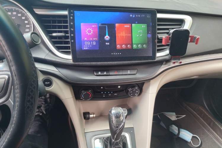 Used Buick GT 2016 15N Automatic Elite Edition Audio And AC Panel