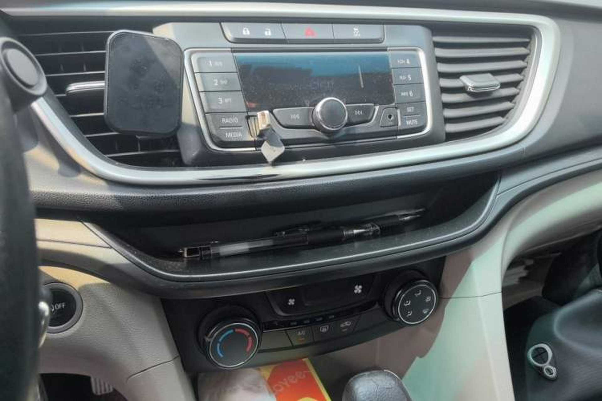 Used Buick GT 2016 15N Automatic Entry-Level Trim Audio And AC Panel
