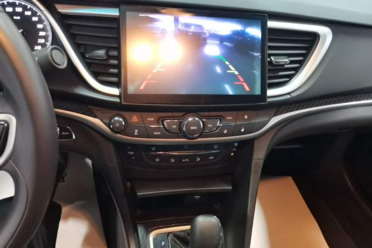 Used Buick GT 2016 15N Automatic Luxury Edition Audio And AC Panel