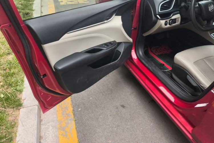 Used Buick GT 2016 15N Automatic Elite Edition Driver Seat