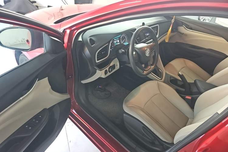 Used Buick GT 2016 15N Automatic Elite Edition Driver Seat